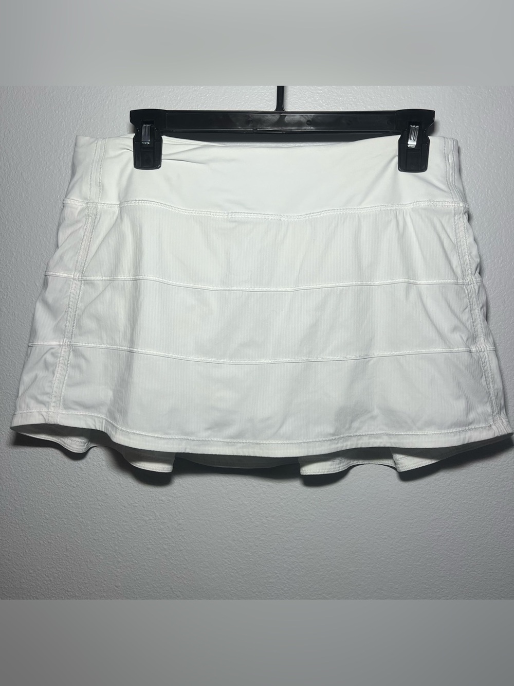 Lululemon White Pace Rival Skirt Skort Size 8 Excellent Condition Pockets
